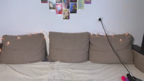 Snapshot of sailormoon666_ chatting on 12-23-24, 11:57 Sofia online show from 12-23-24, 11:57