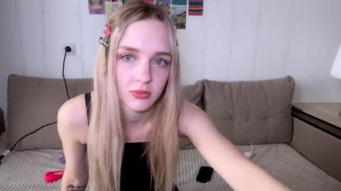 Snapshot of sailormoon666_ chatting on 01-09-25, 08:55 Sofia online show from 01-09-25, 08:55
