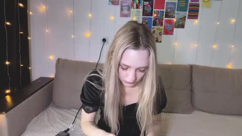 Snapshot of sailormoon666_ chatting on 01-15-25, 07:48 Sofia online show from 01-15-25, 07:48