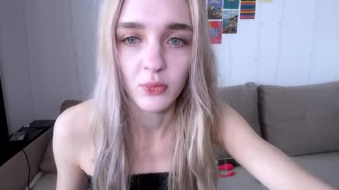 Snapshot of sailormoon666_ chatting on 02-15-25, 08:44 Sofia online show from 02-15-25, 08:44