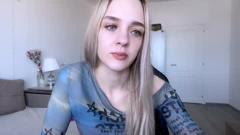 Snapshot of sailormoon666_ chatting on 02-19-25, 10:01 Sofia online show from 02-19-25, 10:01