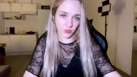 Snapshot of sailormoon666_ chatting on 02-28-25, 10:17 Sofia online show from 02-28-25, 10:17