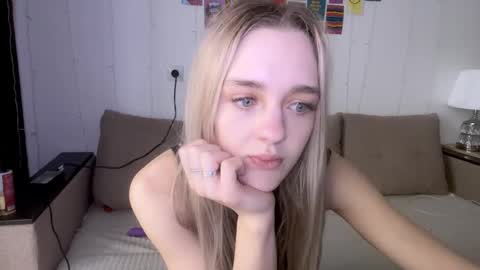 Snapshot of sailormoon666_ chatting on 03-04-25, 08:46 Sofia online show from 03-04-25, 08:46