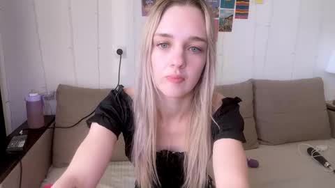 Snapshot of sailormoon666_ chatting on 03-04-25, 02:32 Sofia online show from 03-04-25, 02:32