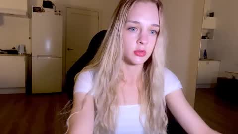 Snapshot of sailormoon666_ chatting on 09-18-25, 07:27 Sofia online show from 09-18-25, 07:27