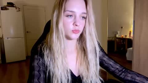 Snapshot of sailormoon666_ chatting on 10-14-25, 10:32 Sofia online show from 10-14-25, 10:32