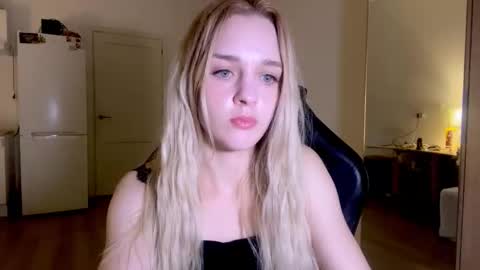 Snapshot of sailormoon666_ chatting on 10-16-25, 09:27 Sofia online show from 10-16-25, 09:27