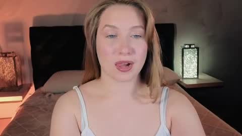 Snapshot of saint_trisha chatting on 05-22-26, 08:25 Trisha online show from 05-22-26, 08:25