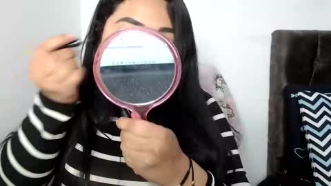 Snapshot of sakhmett chatting on 01-12-26, 12:49 Sarah online show from 01-12-26, 12:49