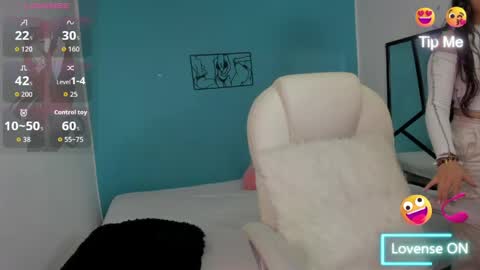 Luna  online show from 04-25-26, 10:51
