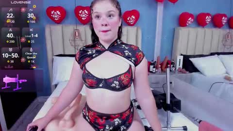 Snapshot of salem_rose01 chatting on 02-15-26, 09:00 salem_rose01 online show from 02-15-26, 09:00