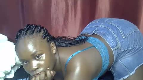 sally_bee1 online show from 05-12-26, 04:09