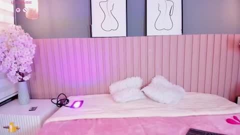  Sally White  online show from 12-15-25, 03:11