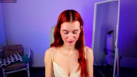 Snapshot of sallybiscuit chatting on 01-10-25, 01:20 Sally online show from 01-10-25, 01:20