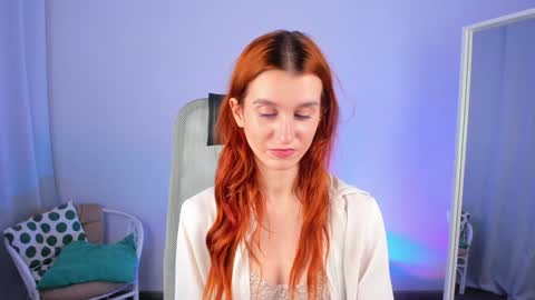 Snapshot of sallybiscuit chatting on 01-22-25, 10:29 Sally online show from 01-22-25, 10:29