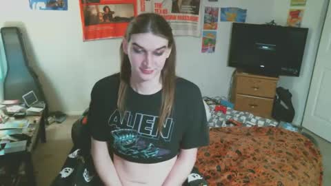 Snapshot of sallylongzzzts chatting on 02-15-25, 11:03 SallyLongzzz online show from 02-15-25, 11:03