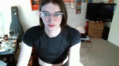 Snapshot of sallylongzzzts chatting on 03-05-25, 08:53 SallyLongzzz online show from 03-05-25, 08:53