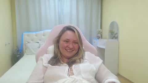 Snapshot of sallyverda chatting on 07-14-26, 02:05 Sally online show from 07-14-26, 02:05