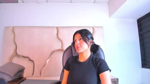 salmaportman_ online show from 06-07-26, 02:59