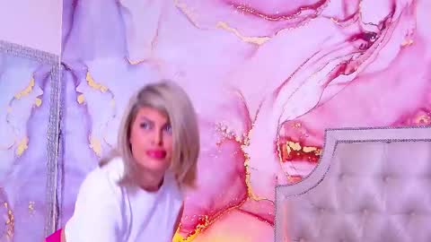 Snapshot of salmaroze chatting on 11-25-25, 05:51 SalmaRoze online show from 11-25-25, 05:51