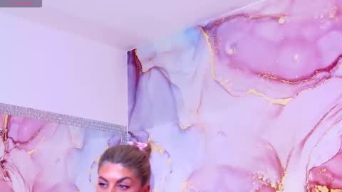 Snapshot of salmaroze chatting on 11-26-25, 06:36 SalmaRoze online show from 11-26-25, 06:36