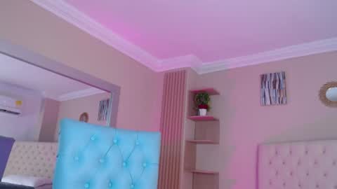Snapshot of salome__2002 chatting on 06-12-26, 12:15 salome__2002 online show from 06-12-26, 12:15
