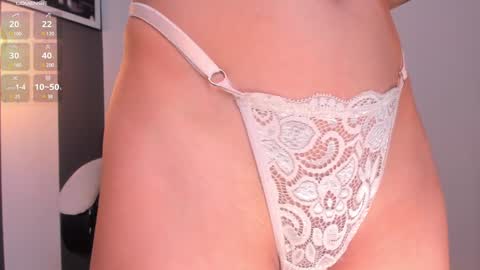 Snapshot of salome__evans chatting on 01-10-25, 08:15 salome__evans online show from 01-10-25, 08:15