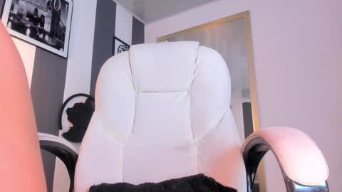Snapshot of salome__evans chatting on 01-26-25, 01:15 salome__evans online show from 01-26-25, 01:15
