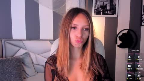 Snapshot of salome__evans chatting on 03-11-25, 12:39 salome__evans online show from 03-11-25, 12:39