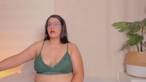   Salome  online show from 11-19-25, 04:01