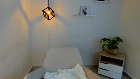 Snapshot of salome_velour chatting on 02-04-26, 12:22 Salome velour online show from 02-04-26, 12:22