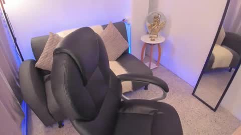 Salome online show from 01-17-26, 08:23