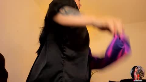 Snapshot of salomekross_ chatting on 02-09-25, 07:49 Salome Kross online show from 02-09-25, 07:49