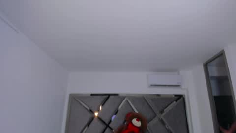 Snapshot of salommecruz01 chatting on 05-20-26, 03:02 Salomme Cruz online show from 05-20-26, 03:02