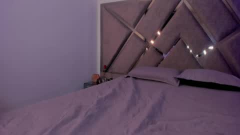Snapshot of salommecruz01 chatting on 05-27-26, 01:57 Salomme Cruz online show from 05-27-26, 01:57