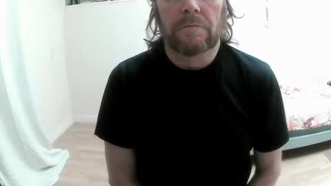 Snapshot of saltimbanquier chatting on 01-10-25, 01:52 Saltimbanquier Salt ou Banquier online show from 01-10-25, 01:52