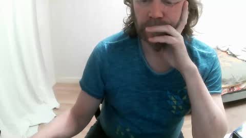 Snapshot of saltimbanquier chatting on 02-14-25, 07:07 Saltimbanquier Salt ou Banquier online show from 02-14-25, 07:07