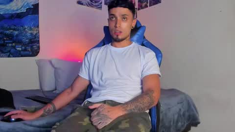 Snapshot of salvatore_dereck chatting on 03-09-26, 01:20 online show from 03-09-26, 01:20