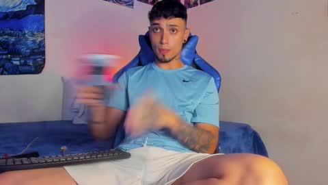 Snapshot of salvatore_dereck chatting on 03-18-26, 12:58 online show from 03-18-26, 12:58