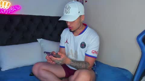 Snapshot of salvatore_dereck chatting on 07-02-26, 01:16 online show from 07-02-26, 01:16
