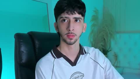 Snapshot of salvatore_monterey chatting on 09-18-25, 09:06 salvatore online show from 09-18-25, 09:06