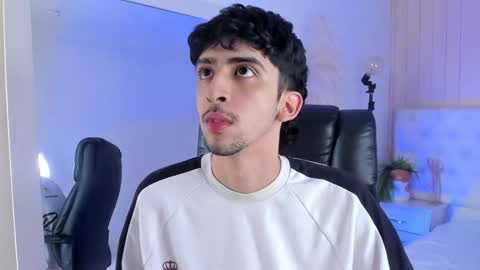 Snapshot of salvatore_monterey chatting on 10-14-25, 08:53 salvatore online show from 10-14-25, 08:53