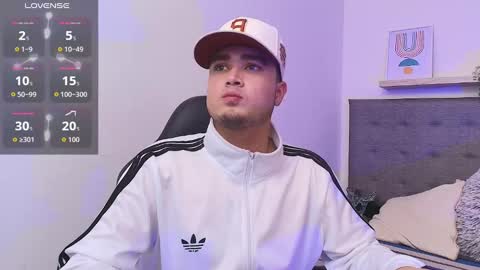 Snapshot of salvatore_muller chatting on 09-17-25, 08:43 Salvatore online show from 09-17-25, 08:43