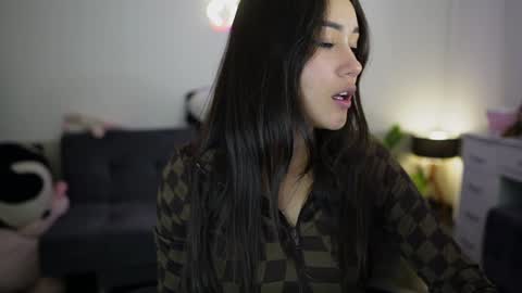 Stefana    or    Samchispas online show from 01-21-25, 10:30