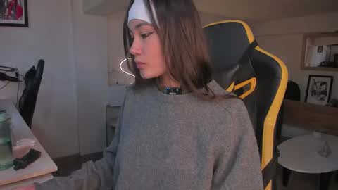 Stefana    or    Samchispas online show from 11-12-25, 08:41