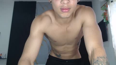 Snapshot of sam_and_mike chatting on 02-17-25, 06:37 sammmikee online show from 02-17-25, 06:37