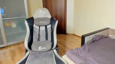 Snapshot of sam_huston18 chatting on 10-29-25, 10:00 BACK IN 2 WEEKS online show from 10-29-25, 10:00