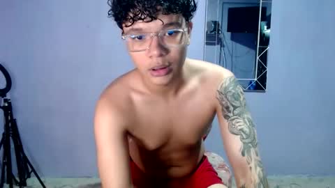 sam_latino22 online show from 11-22-25, 07:02