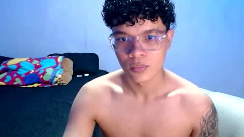 sam_latino22 online show from 12-03-25, 08:40