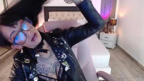 SAM MANSON online show from 02-06-25, 06:24